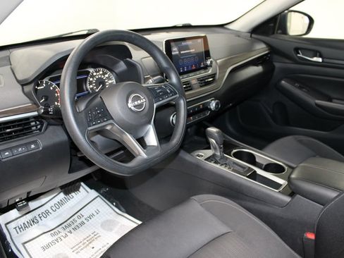 Used 2024 Nissan Altima 2.5 SV FWD image 21