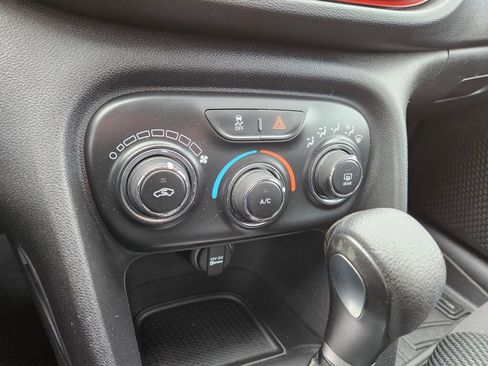 Used 2014 Dodge Dart SE w/ Convenience Group image 19