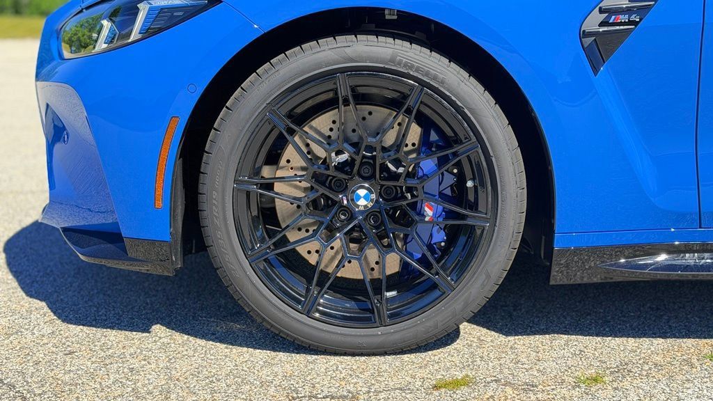 New 2027 BMW M4 Coupe w/ Executive Package RWD image 2