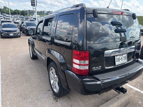 Used 2012 Jeep Liberty Limited Jet AWD/4WD image 8