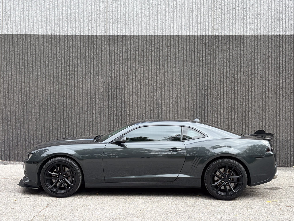Used 2015 Chevrolet Camaro SS w/ RS Package RWD image 4