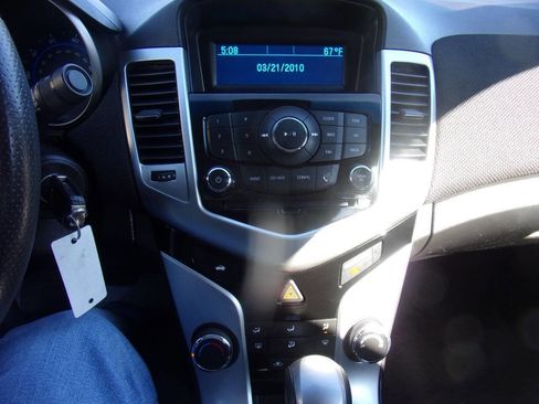 Used 2016 Chevrolet Cruze LT image 27