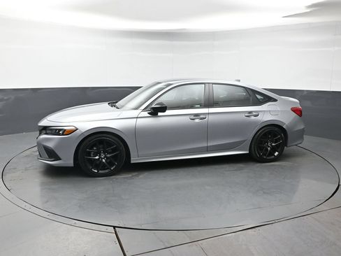 Used 2023 Honda Civic Sport image 2
