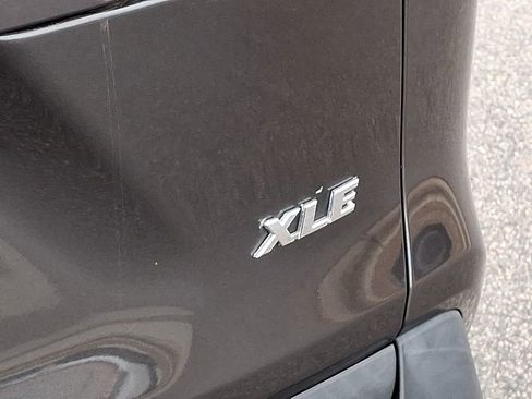Used 2019 Toyota RAV4 XLE Premium image 34