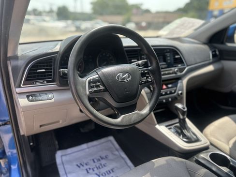 Used 2018 Hyundai Elantra SE FWD image 8