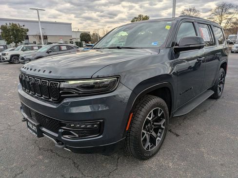 Used 2025 Jeep Wagoneer Series II image 4