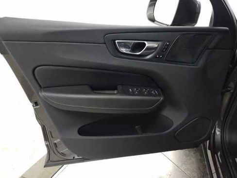 Certified 2023 Volvo XC60 B6 Ultimate w/ Climate Package image 16