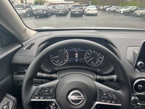 Used 2025 Nissan Sentra SV image 29