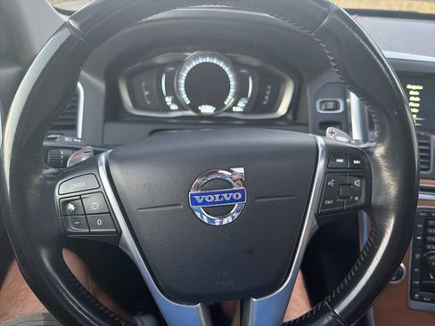 Used 2015 Volvo XC60 T6 w/ Proximity Package AWD/4WD image 18