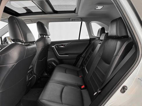 Used 2020 Toyota RAV4 Limited image 25