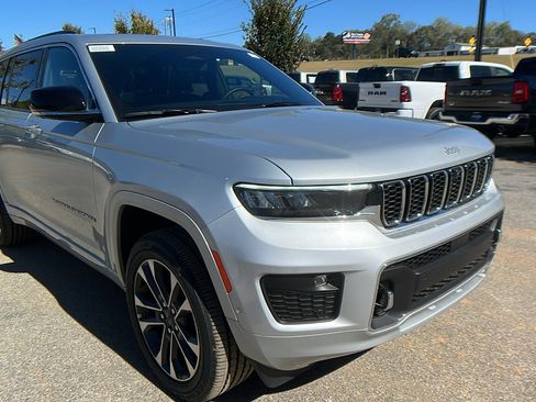 New 2025 Jeep Grand Cherokee L Overland w/ Advanced Protech Group III image 5