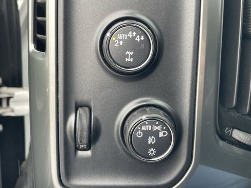 Used 2018 Chevrolet Silverado 1500 LT w/ Redline Edition image 7