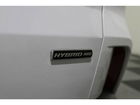 Used 2021 Ford Escape SE image 17