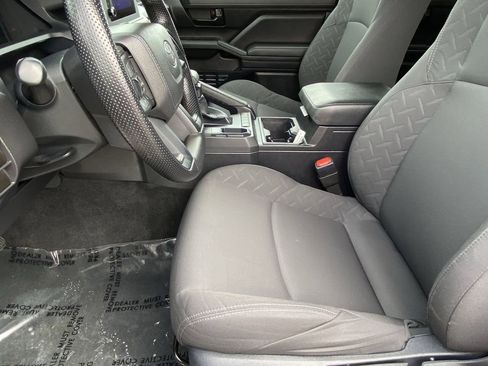 Certified 2025 Toyota Tacoma SR image 21