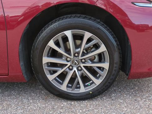 Used 2022 Lexus ES 300h image 11