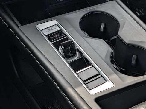 Used 2024 Volkswagen Atlas SE AWD/4WD image 29