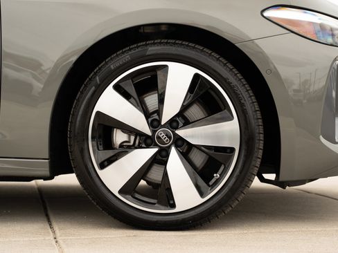 Used 2025 Audi A5 2.0T Premium w/ Convenience Package AWD/4WD image 30