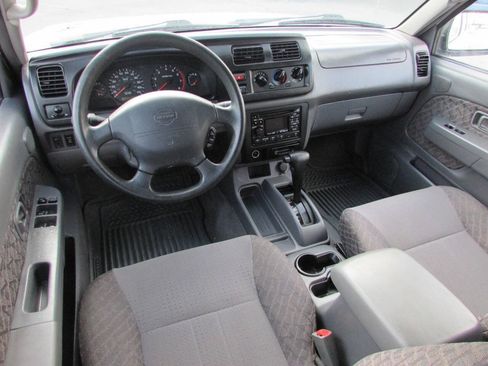 Used 2000 Nissan Xterra XE RWD image 24