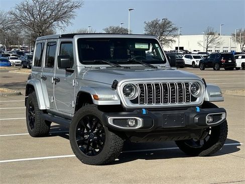Used 2024 Jeep Wrangler Unlimited Sahara w/ Technology Group image 3