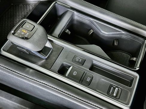 Used 2025 Nissan Pathfinder SV FWD image 24