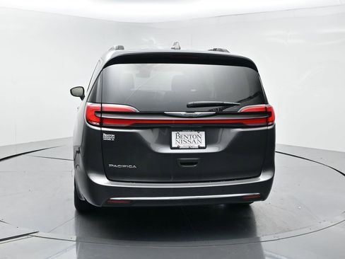 Used 2022 Chrysler Pacifica Touring-L FWD image 22