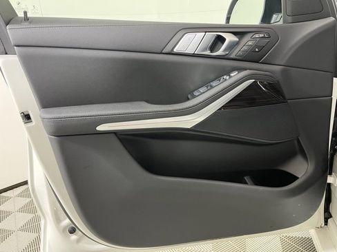 Used 2021 BMW X7 xDrive40i w/ Cold Weather Package image 10