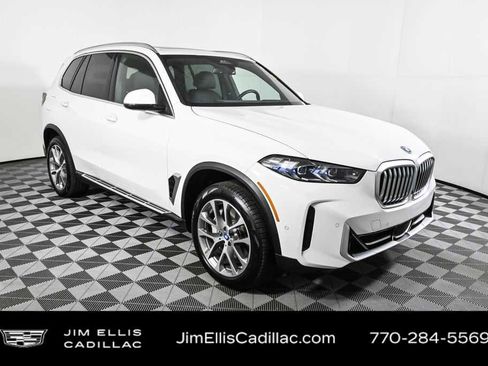 Used 2025 BMW X5 xDrive50e image 28