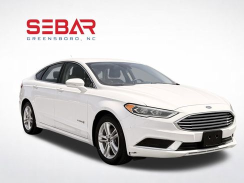 Used 2018 Ford Fusion SE w/ Equipment Group 602A FWD image 5