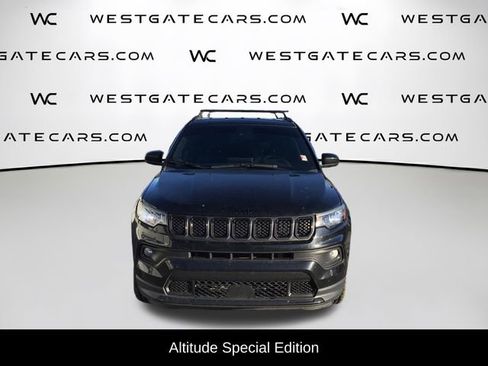 Used 2024 Jeep Compass Latitude w/ Convenience Group image 2