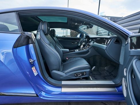 Used 2023 Bentley Continental GT Azure image 24