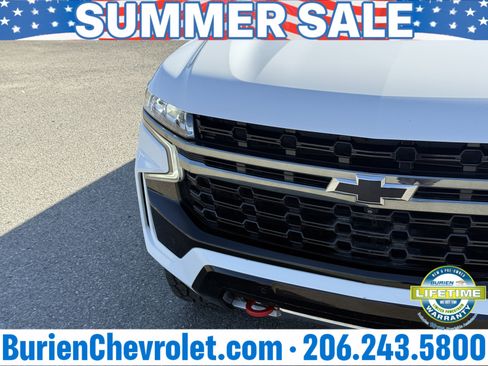 Used 2022 Chevrolet Suburban Z71 w/ Luxury Package AWD/4WD image 41