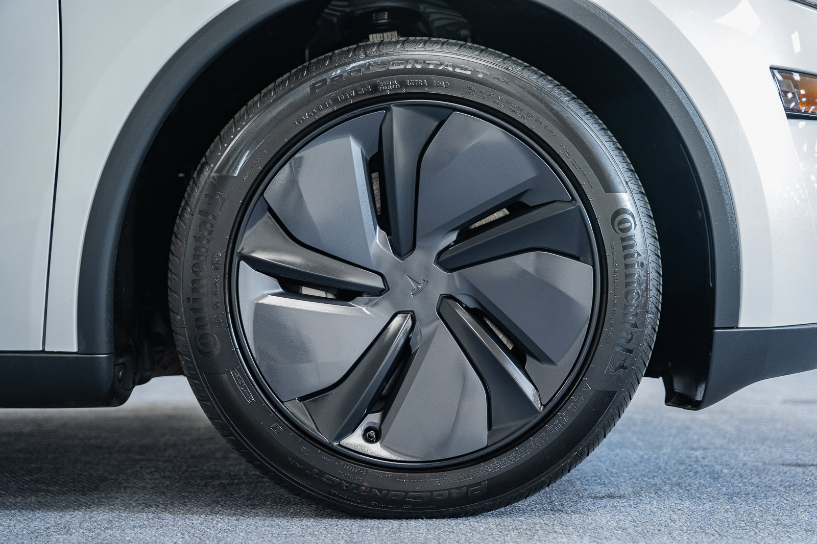 Used 2026 Tesla Model Y AWD image 19