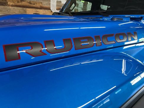 Used 2025 Jeep Wrangler Unlimited Rubicon AWD/4WD image 8