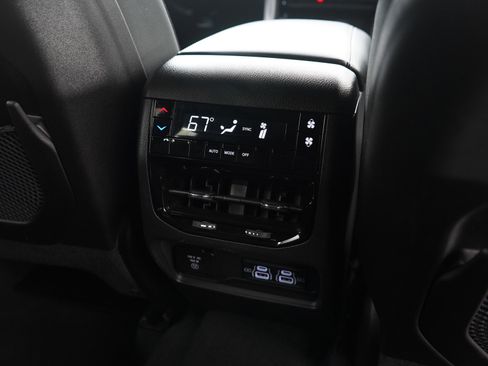 Used 2024 Jeep Grand Cherokee L Laredo image 13