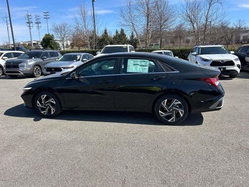 New 2026 Hyundai Elantra Limited image 4