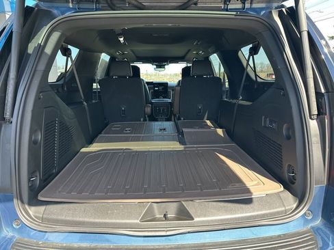 Used 2025 GMC Yukon XL Denali Ultimate w/ LPO, Floor Liner Package image 9