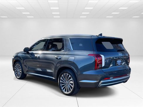 Used 2025 Hyundai Palisade Calligraphy image 4