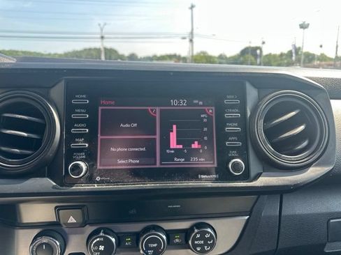 Used 2020 Toyota Tacoma SR AWD/4WD image 12