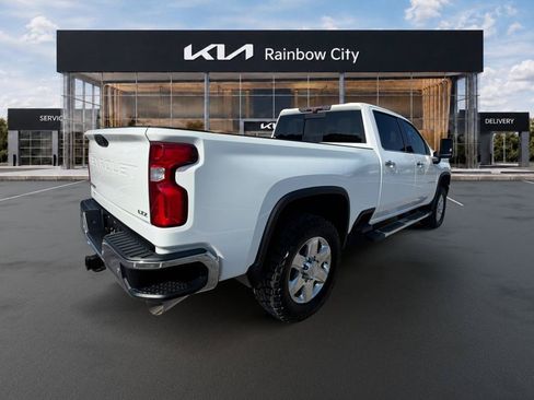 Used 2020 Chevrolet Silverado 2500 LTZ w/ LTZ Premium Package AWD/4WD image 4