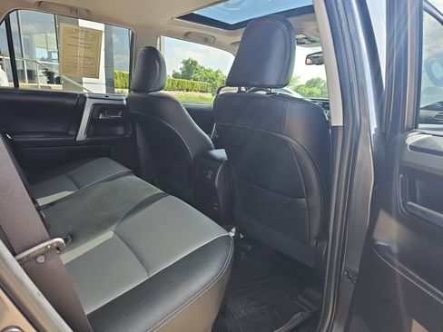 Used 2016 Toyota 4Runner SR5 Premium RWD image 33