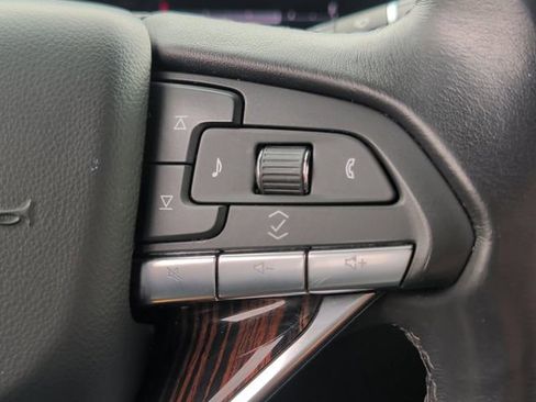 Used 2021 Cadillac Escalade Premium Luxury image 12