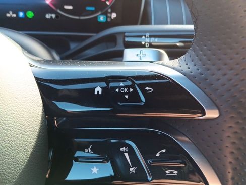 Used 2024 Mercedes-Benz GLC 300 4MATIC image 16