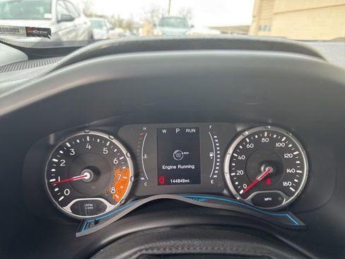 Used 2017 Jeep Renegade Latitude w/ Cold Weather Group image 14