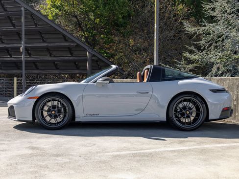Certified 2026 Porsche 911 Targa 4 GTS AWD/4WD image 2