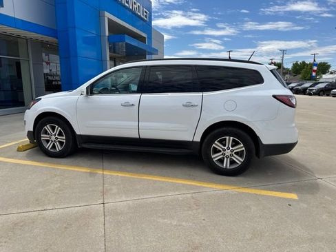 Used 2017 Chevrolet Traverse LT AWD/4WD image 7