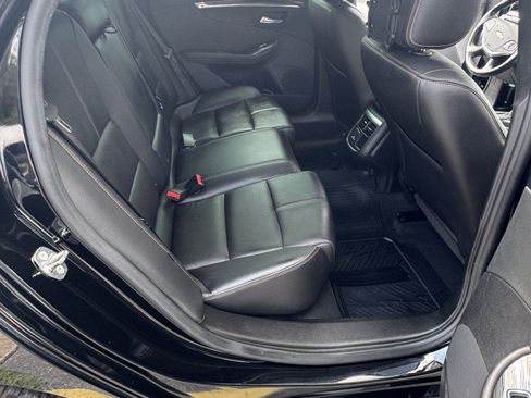 Used 2018 Chevrolet Impala LT FWD image 13