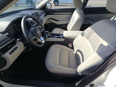 Used 2023 Nissan Altima 2.5 SV image 5