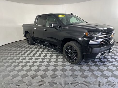 Used 2022 Chevrolet Silverado 1500 High Country w/ Technology Package AWD/4WD image 3