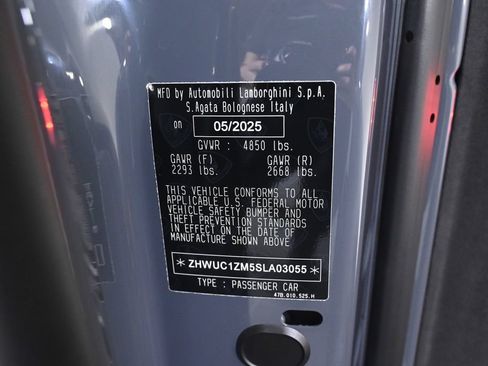 Used 2025 Lamborghini Revuelto AWD/4WD image 33
