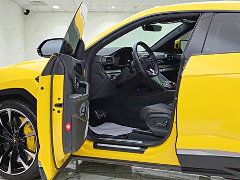 Used 2022 Lamborghini Urus /SELEZIONE PRE-OWNED CERTIFIED image 6